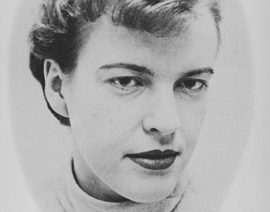 SW-Portrait der jungen Ingeborg Bachmann