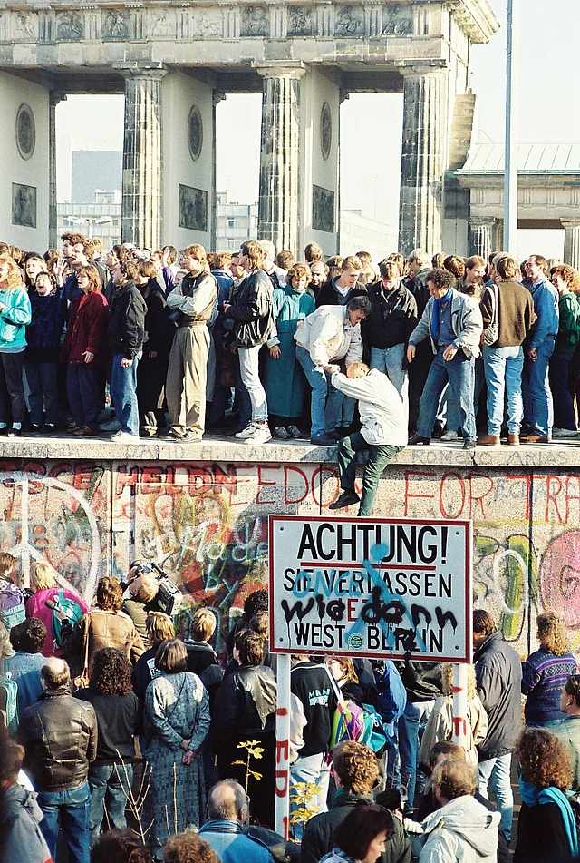 <p>Die Mauer ist offen!</p>