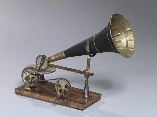 Früher Apparat der Grammophonfabrik Kämmer, Reinhardt & Co., Waltershausen in Thüringen, ca. 1891