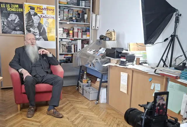 Christian Schreibmüller beim Interview in der Österreichischen Mediathek, 2025