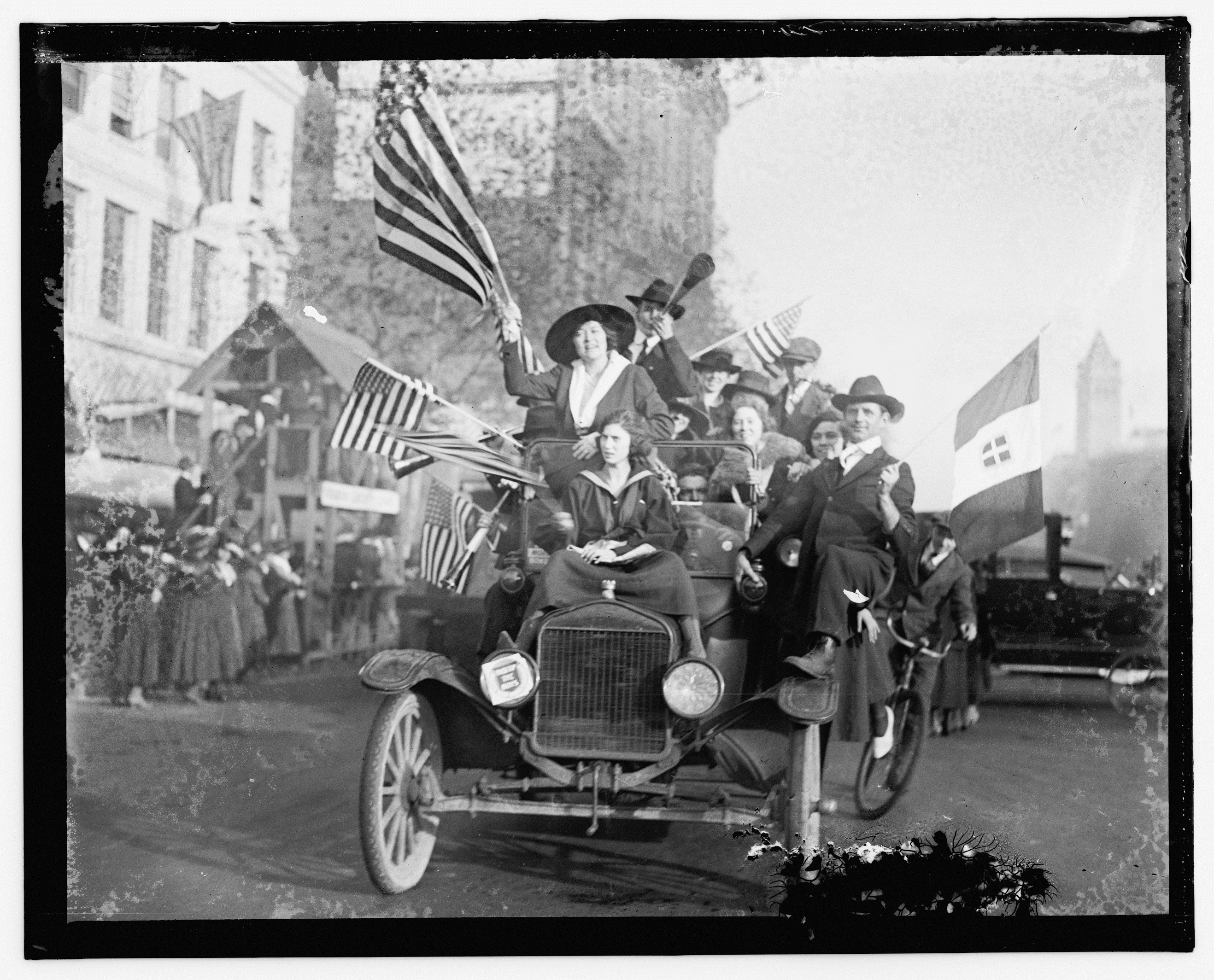 Feier des Waffenstillstandes - 11. November 1918 in den USA.
