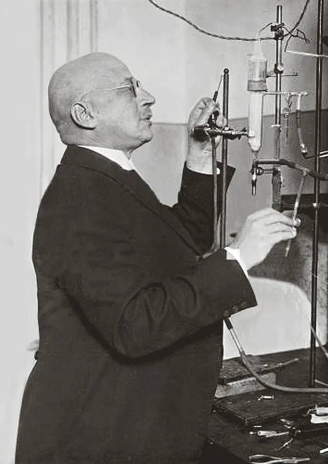 Fritz Haber - Entwickler der Haber-Bosch-Synthese und des Einsatzes von Chlorgas als Waffe.