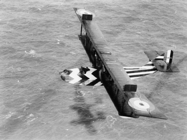Britisches Flugboot auf U-Boot-Patrouille