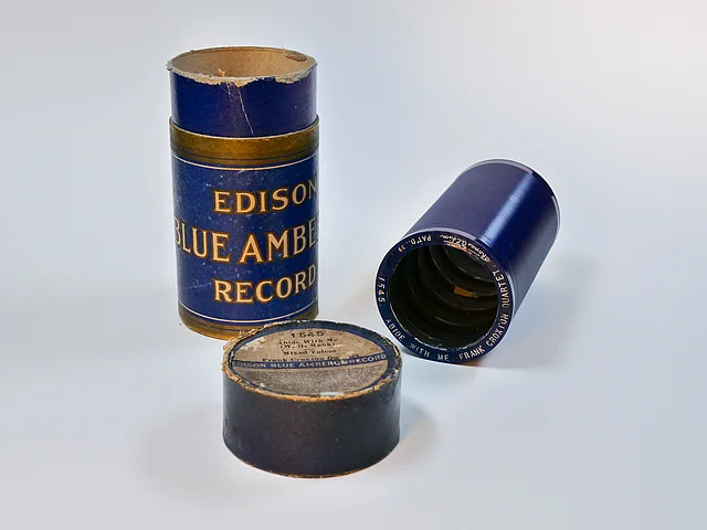 <p>Blue Amberol Cylinder aus der Sammlung der Österreichischen Mediathek</p>