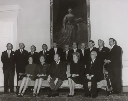 Im Bild: Das Team der Bundesregierung Kreisky II.  Hertha Firnberg blieb Ministerin für Wissenschaft und Forschung, Ingrid Leodolter übernahm das neu gegründete Ministerium für Gesundheit und Umweltschutz, Elfriede Karl wurde als Staatssekretärin im Bundeskanzleramt bestellt.