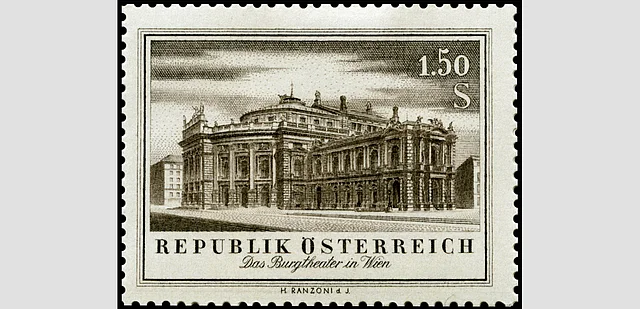 Briefmarke aus der Serie "Eröffnung von Burgtheater und Staatsoper", 25. 7. 1955. Stich des Burgtheaters in braun gefärbt. 1,50 Schilling. 