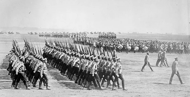 Russische Infanterie bei einer Parade