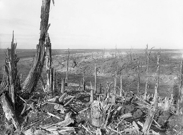 Das völlig zerstörte Dorf Beaumont Hamel - Somme-Schlachtfeld