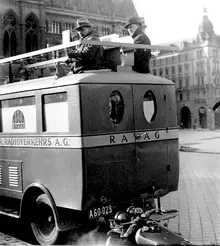 Schwarzweiß-Fotografie des RAVAG-Sendewagens