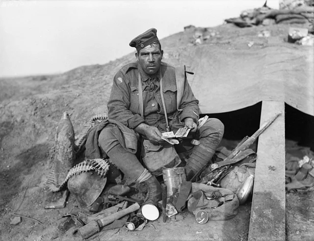 "Mad Eye - The Souvenir King" - ein australischer Soldat mit deutschen Souveniers