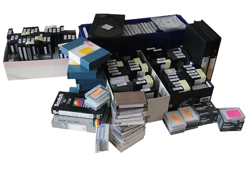 : Analoge Träger der Sammlung Nationalfonds/Zukunftsfonds. Die Sammlung Nationalfonds/Zukunftsfonds sichert retrospektiv jene Interviews, die in Projekten entstanden sind, die vom Nationalfonds sowie vom Zukunftsfonds der Republik Österreich gefördert wurden. 