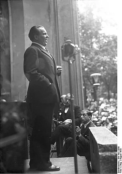 Richard Tauber bei einem Auftritt im Jahr 1932