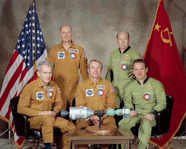 Die US-Crew und die UdSSR-Crew - Die beiden Crews des Apollo-Sojus-Test-Projektes.