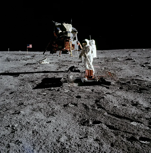 "The Eagle has landed" - Apollo 11 am Mond