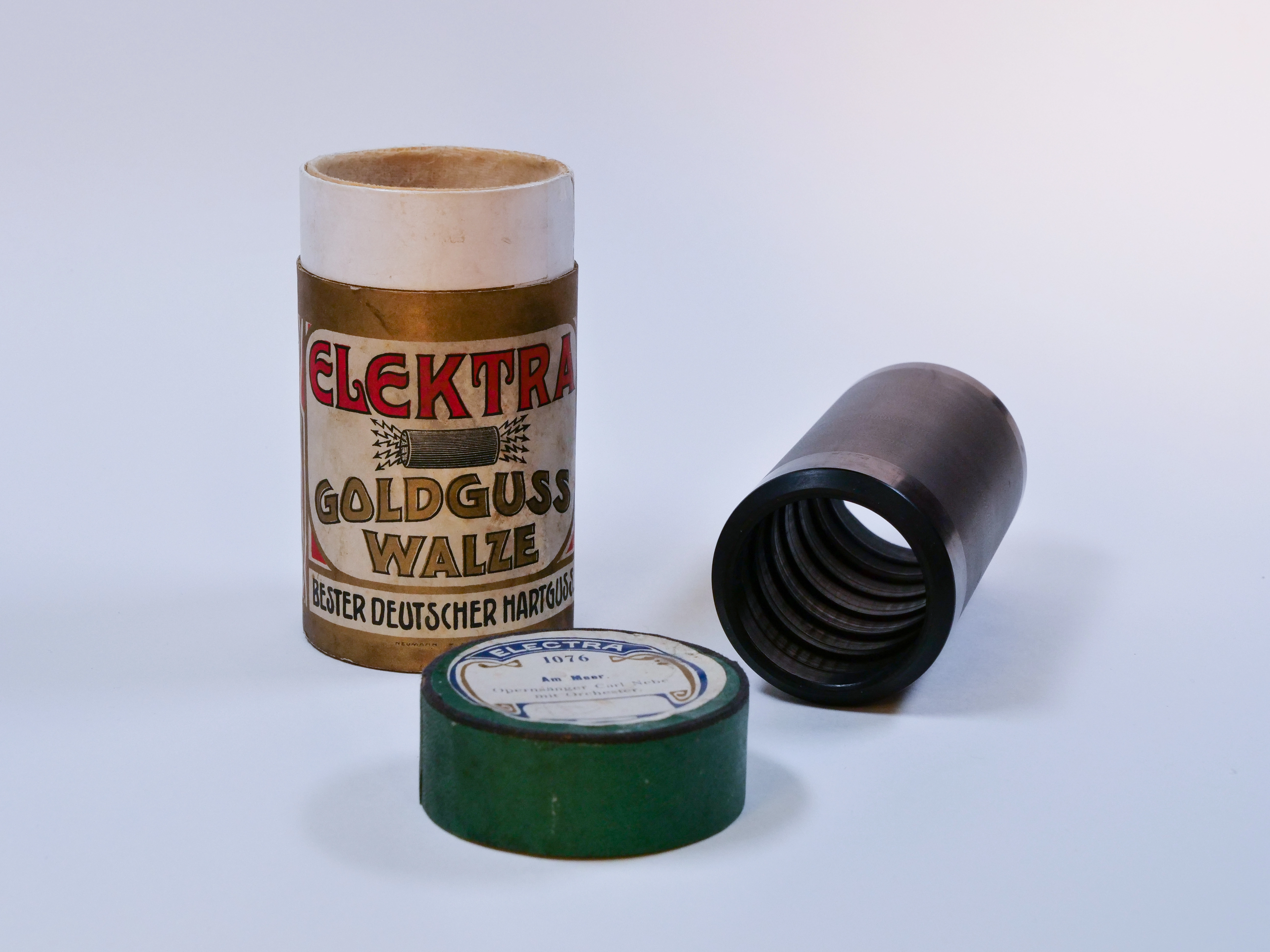 Goldgusswalze aus der Sammlung der Österreichischen Mediathek
