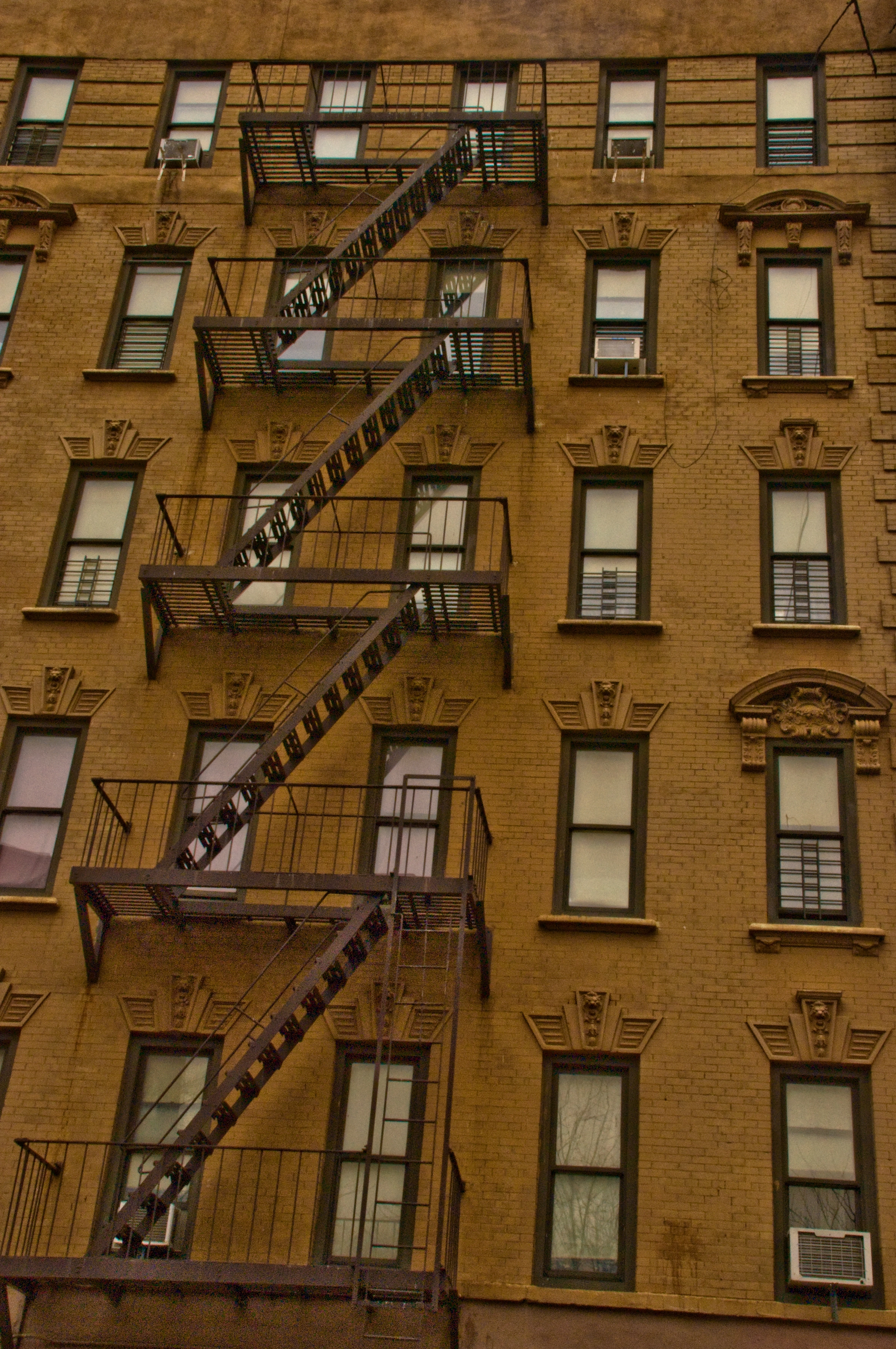 Hausfassade in der Bronx in New York City - 143rd. Street