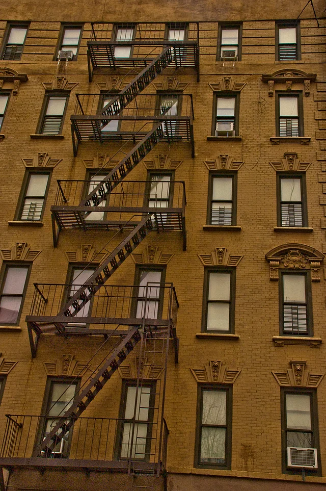 Hausfassade in der Bronx in New York City - 143rd. Street