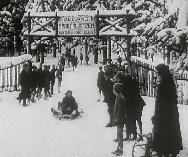 US-Truppen am Semmering beim Rodelfahren