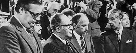 Die Spitzenkandidaten der drei Parteien beim Interview. Von links: Josef Taus (ÖVP), Bruno Kreisky (SPÖ), Franz Kreuzer (ORF) und Alexander Götz (FPÖ).