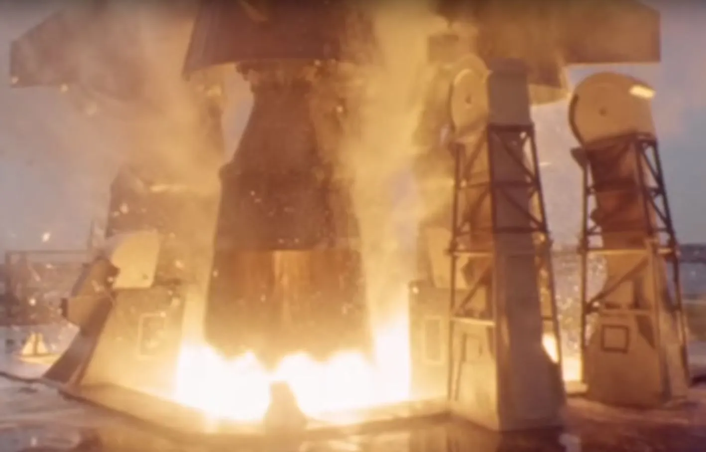 Apollo 11 - Start der Saturn-Triebwerke