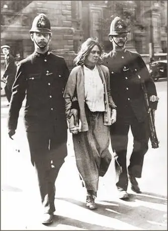  Verhaftung einer Suffragette, London 1914  