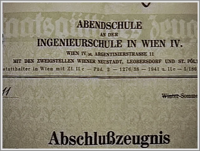 Abschlusszeugnis aus Sammlung J.: Videostill aus Die Geschichte unseres Lebens