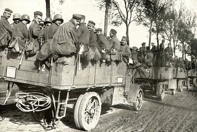 Deutsche Truppen auf LKW