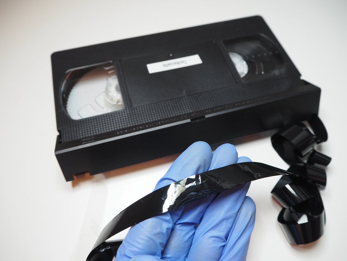 Bandknicke durch fehlerhaften Bandeinzug VHS
