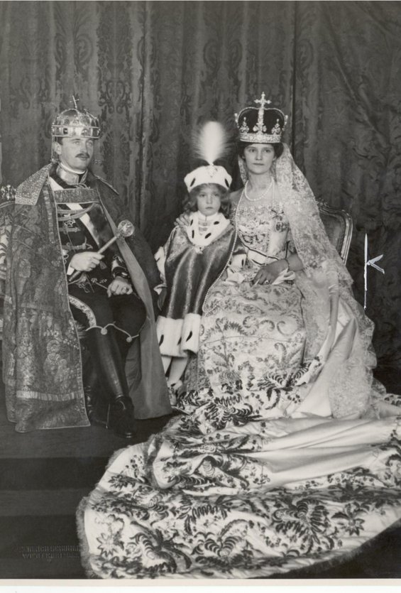 Das Königspaar Karl und Zita mit Thronfolger Otto
