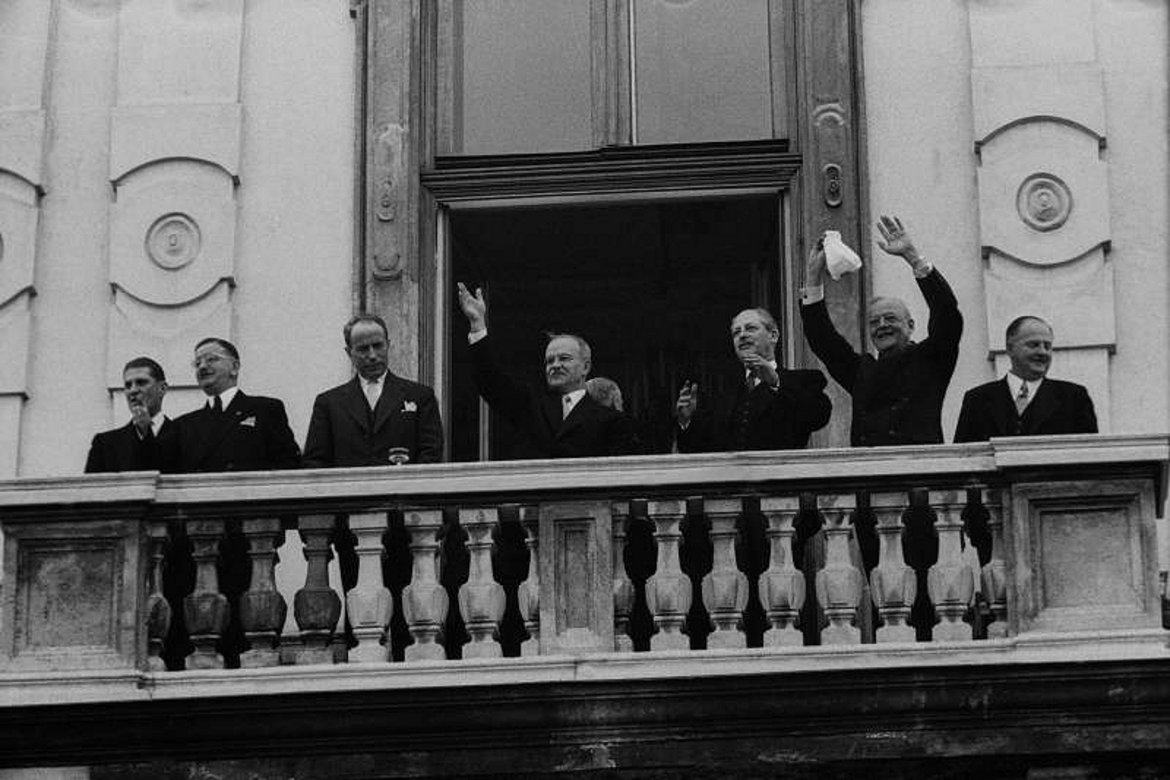 Die Staatsmänner am Balkon des Belvedere