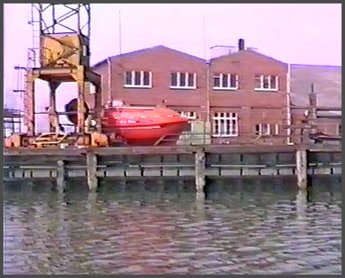 Videobeispiel 22:  Hafenrundfahrt in Emden, 1991