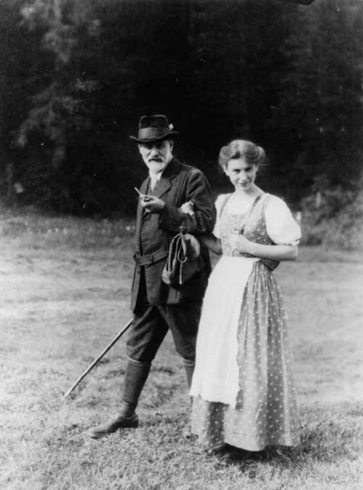 Sigmund und seine Tochter Anna Freud, 1913.