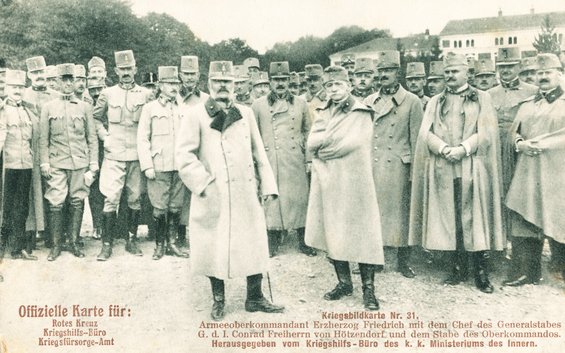 Der Armeekommandant Erzherzog Friedrich und Generalstabschef Conrad von Hötzendorf.&nbsp;